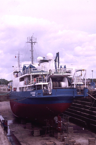 Slxz046 research vessel - -,
